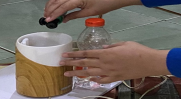Gambar menetes 1ml aromaterapi Lavender pada Difusser